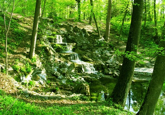 Парк Александрия. Ручей